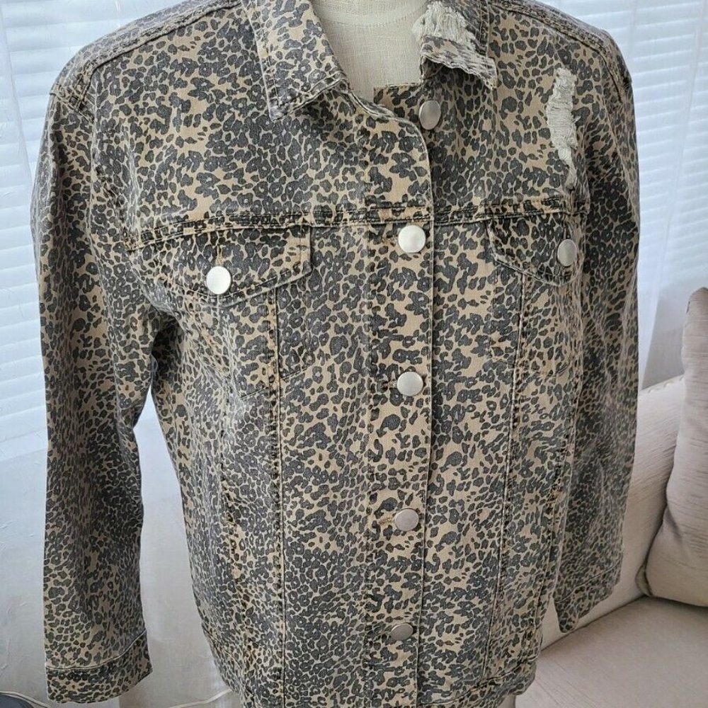 Ashley Mason brown/black leopard distressed jean jacket size Medium Z2